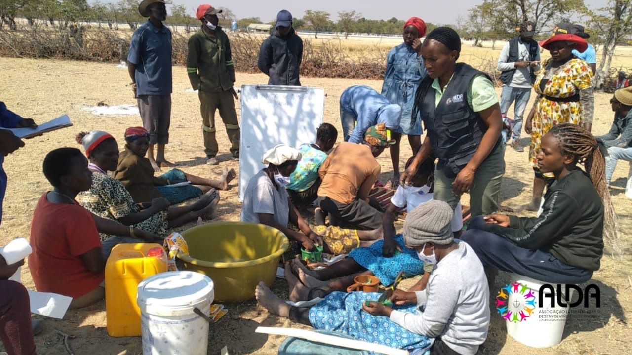 Mulheres Camponesas Fortalecem a Economia Local com Microfinanças e Produção de Sabão Caseiro, Pães locais e Bolinhos no Cunene.