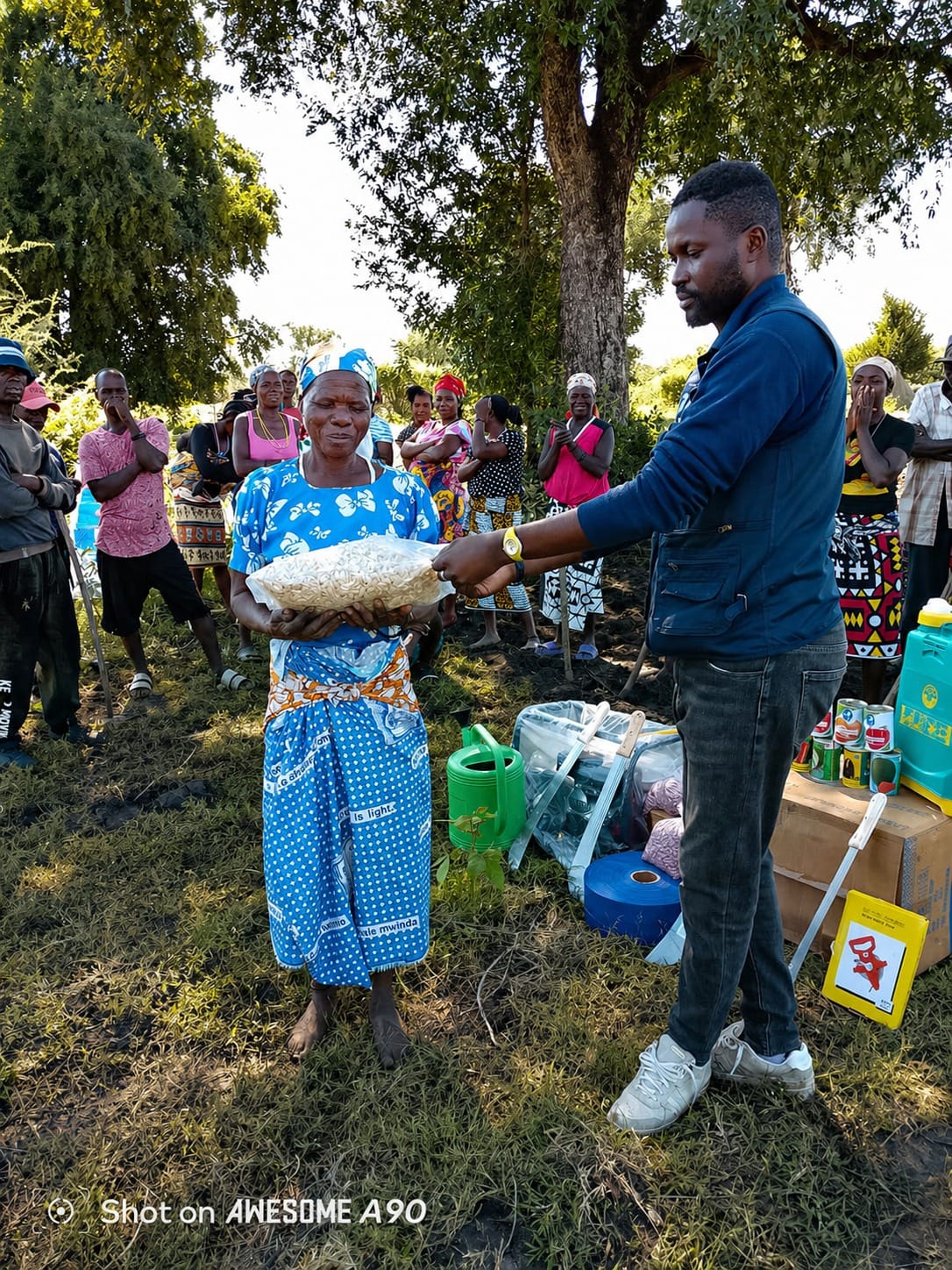 Entrega de materiais e sementes dinamiza produção agrícola em Chipeke